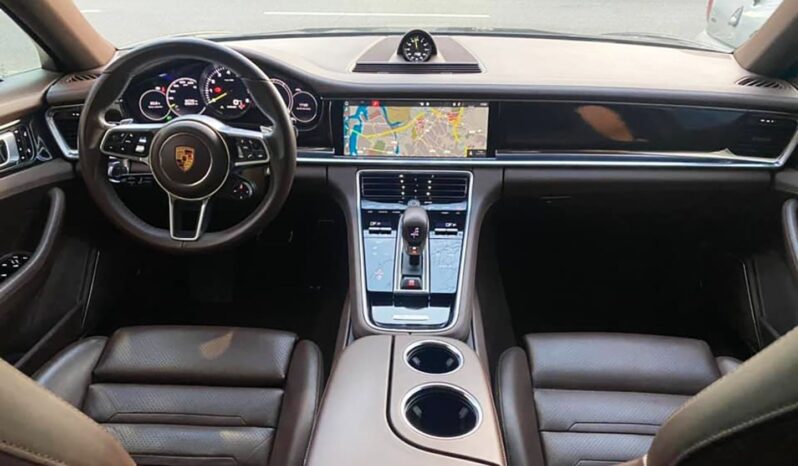 Porsche Panamera Sport Turismo4 E-Hybrid completo